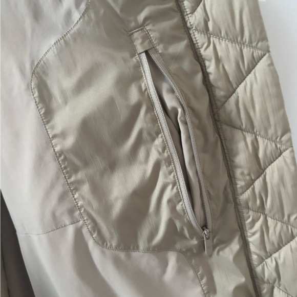 Lululemon Tan/Taupe Wunder Puff Jacket Size 12 - Picture 10 of 14